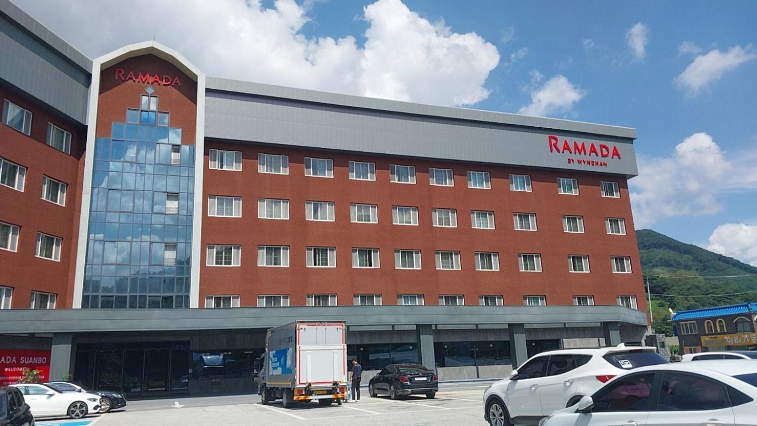 Ramada By Wyndham Suanbo Hotel Chungju Exterior photo